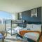 Cozy HighRise 23th Flr,Gym,Parking,Pool,W-D,Golf