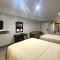 Hotel O Regency Suites Houston - IAH Beltway 8