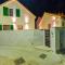 Hostel Dvor
