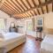 CASALE SANTA CATERINA Jacuzzi and Pool