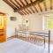 CASALE SANTA CATERINA Jacuzzi and Pool