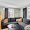 2-bedroom Apartment by The Bridge