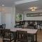 Riverland Inn & Suites