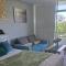 Studio - Sleeps 3 Swimming Pool & Beachside