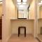 Kaleialoha 401 · KA 401 Spacious Studio w Mountain View Pool AC