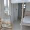 Charming 1-Bed Cottage in Codrington