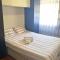 Lourença Stays - Vila Beach Apartment 1