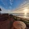 Ocean Front Cabin 11 w Jacuzzi & Superb Views