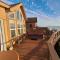 Ocean Front Cabin 11 w Jacuzzi & Superb Views