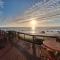 Ocean Front Cabin 11 w Jacuzzi & Superb Views