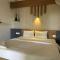 Wild root stay- Aster Chalet
