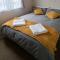 3 Bed Sleeps 6 Parking