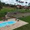 Chalés Vila Carrancas - Ao lado do centro com piscina, cozinha completa e muita tranquilidade