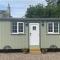 Woodhead Shepherds Hut - Sleeps 2 - Parking