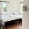 Wayside Beach Apartments