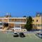 Adonis Hotel
