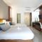 Tuana Hotels Brook Pool Access