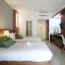 Tuana Hotels Brook Pool Access