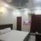 Guest House & Apartments Johar Town near Emporium & Expo