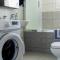 House - Sleeps 4 - Private Courtyard - Parking