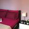 1 Bed - Sleeps 2 - Private Balcony - Free Parking