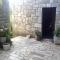 Cottage Melita the Apartment for Animal Lovers - Babino Polje