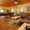 A Cloud 9 - Gorgeous Mountain Views, Outdoor Hot Tub + Game Room with Pool Table & More!