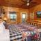 A Cloud 9 - Gorgeous Mountain Views, Outdoor Hot Tub + Game Room with Pool Table & More!