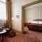 Hadley's Orient Hotel