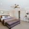 Allambie - Poolside Elegance in Mudgee Countryside