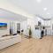 Recently Remodeled Mins from beach+Putting Green