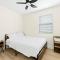 Recently Remodeled Mins from beach+Putting Green