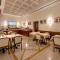 Lancaster Hotel