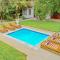 Spray Villa Bloubergstrand with hot tub and close to the beach