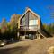 Delarose Cottage, Ski, Spa, pool table & starry night