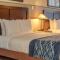 Comfort Inn & Suites Comfort Inn & Suites