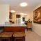 Kaleialoha 401 · KA 401 Spacious Studio w Mountain View Pool AC