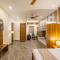 Perfectstayz Premium at Harkipauri Road - Ganga view rooftop cafe