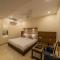 Perfectstayz Premium at Harkipauri Road - Ganga view rooftop cafe