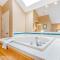 Crystal Mountain Condo - Wintergreen 535