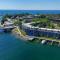 229 Edgewater Inn