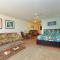 Kaleialoha 402 · KA 402 Spacious Studio Close to Ocean Heated Po