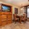 Kaleialoha 409 · KA 409 OceanFront 1BD Condo w Ocean Views Pool