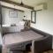 1 Bed Hut - Sleeps 4 - Pets - Parking