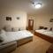 Spacious studio sleeps 4 in Flora main building 706A