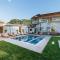 Villa Lejzo - Swimming Pool