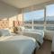 Stylish Panoramic Views City Loft