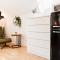 Hike & Ski-in Ski-out Mountain View Apartment for Family & Friends