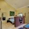 Ocean Dream High Ceiling Studio w/balcony