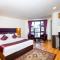 Sumitel Hotel 500 meters from Mall Road